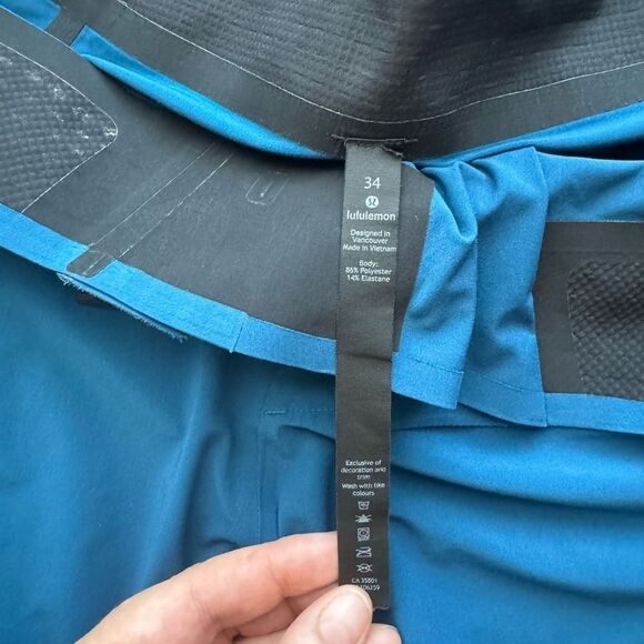 Lululemon Current State Short *9" Updated
Poseidon Size 34 - Picture 11 of 11